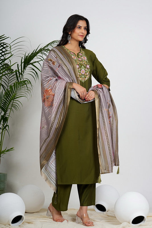Mahendi Solid With Embroidered Straight Vertican Kurta Set
