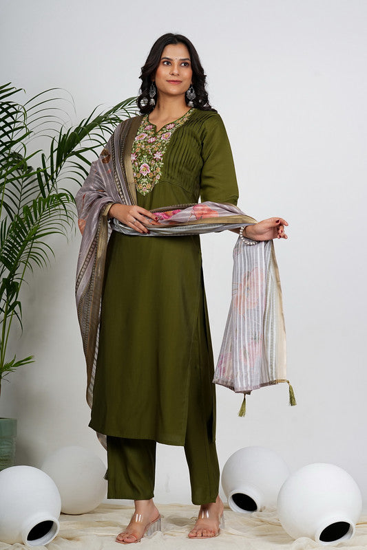 Mahendi Solid With Embroidered Straight Vertican Kurta Set