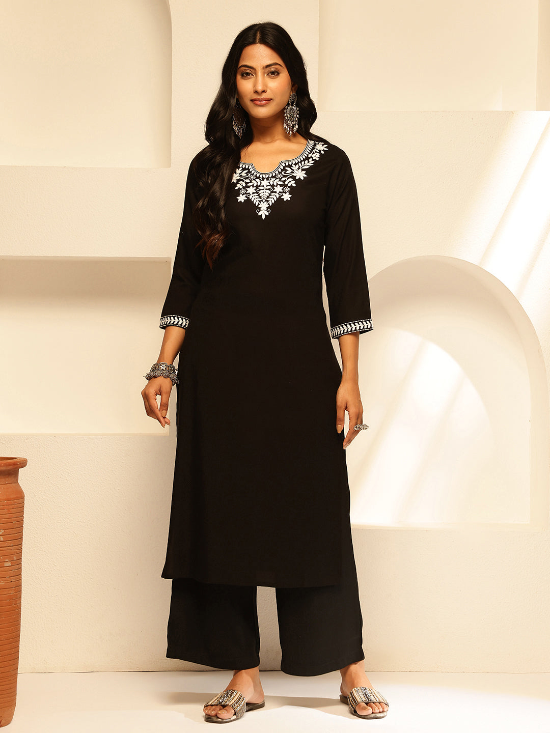 Black Solid Embroidery Straight Rayon Kurta