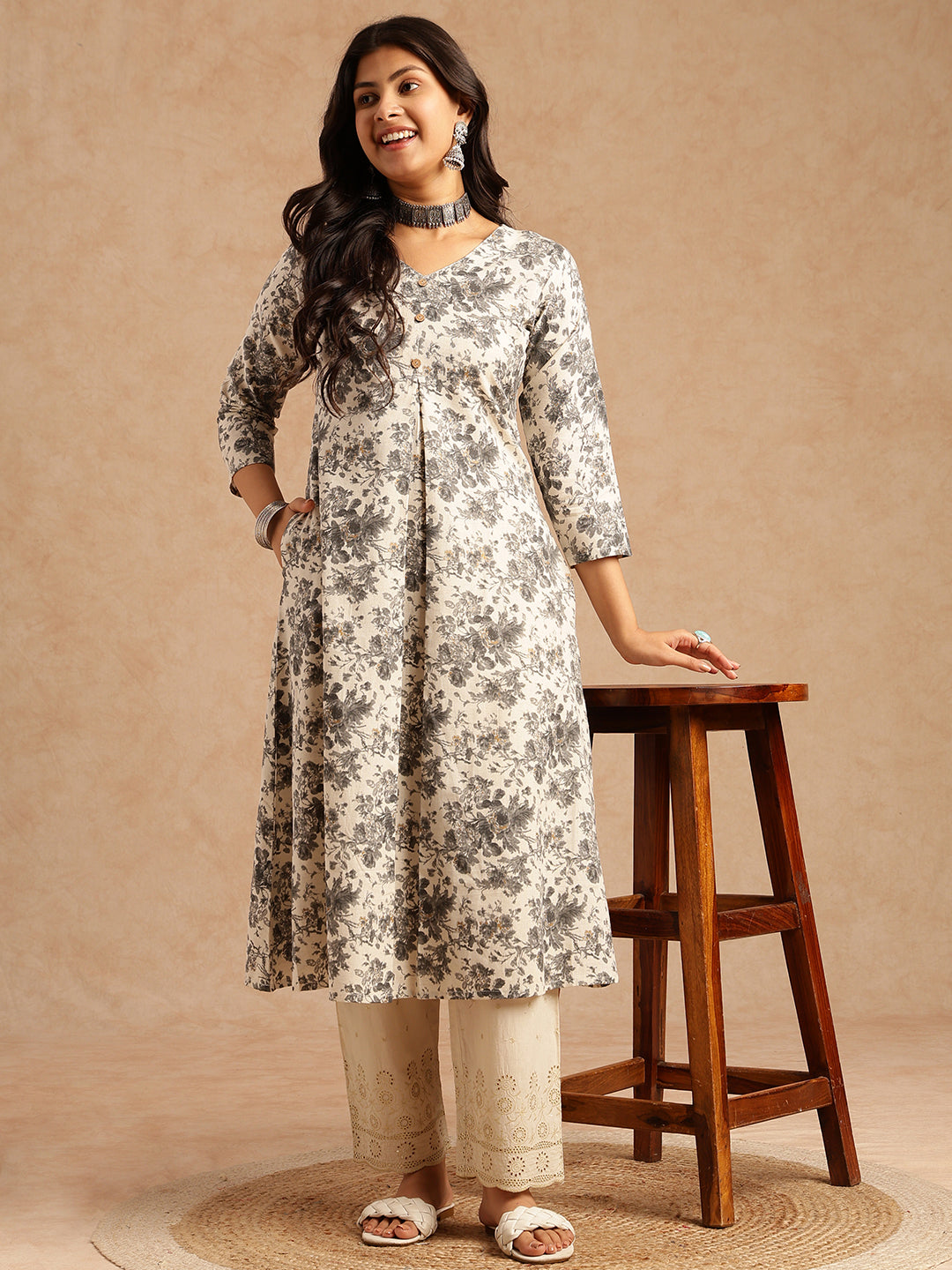 Grey Floral Print A-line Cotton Flex Kurta