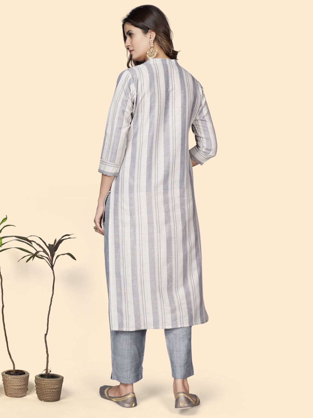 Grey Printed Straight Cotton Blend Kurta With Pant
