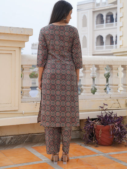 Green Cotton Printed Straight Kurta Set