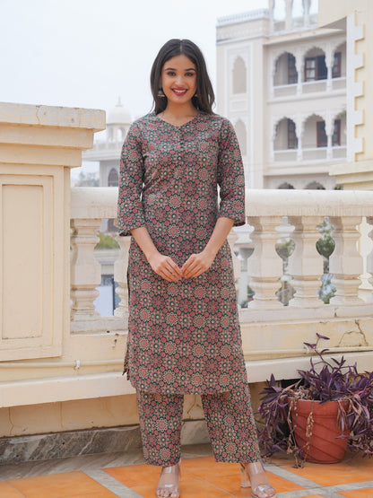 Green Cotton Printed Straight Kurta Set