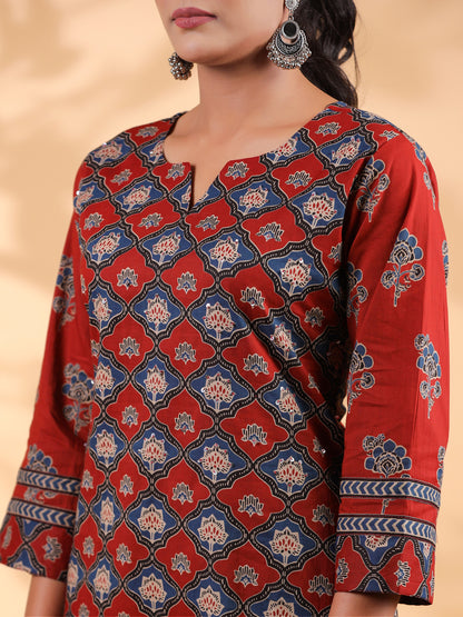 Red Floral Print Straight Cotton Stitched Kurta