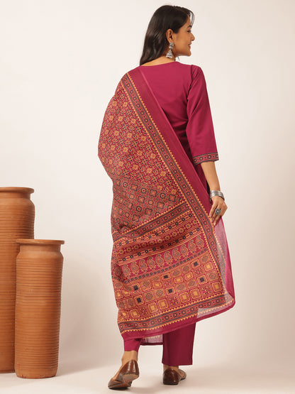 Magenta Cotton Solid Straight Kurta Set