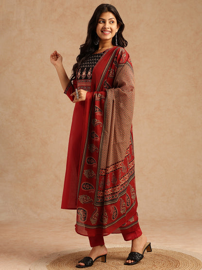 Maroon Solid Straight Cotton Stitched Kurta Set