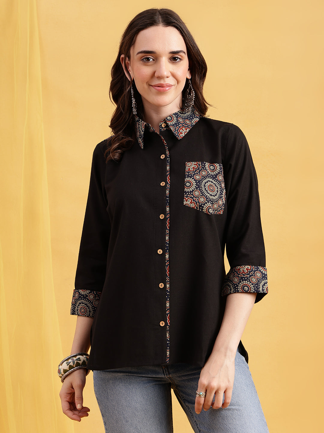 Black Solid Straight Cotton Flex Stitched Top