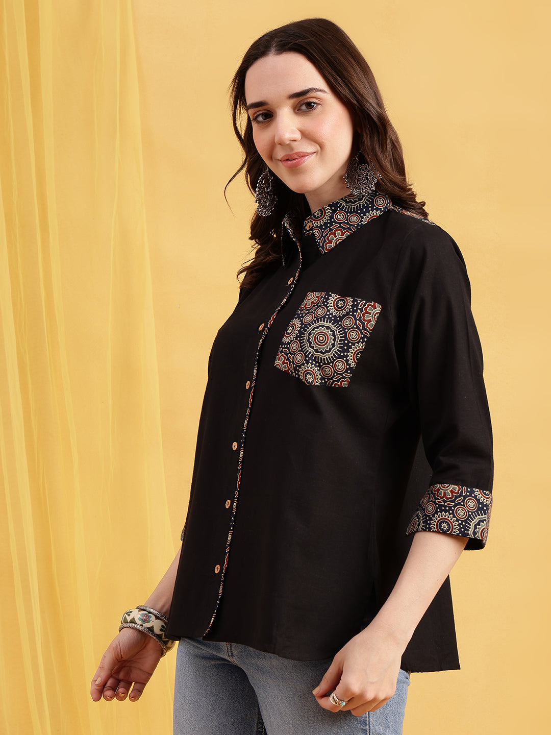 Black Solid Straight Cotton Flex Stitched Top