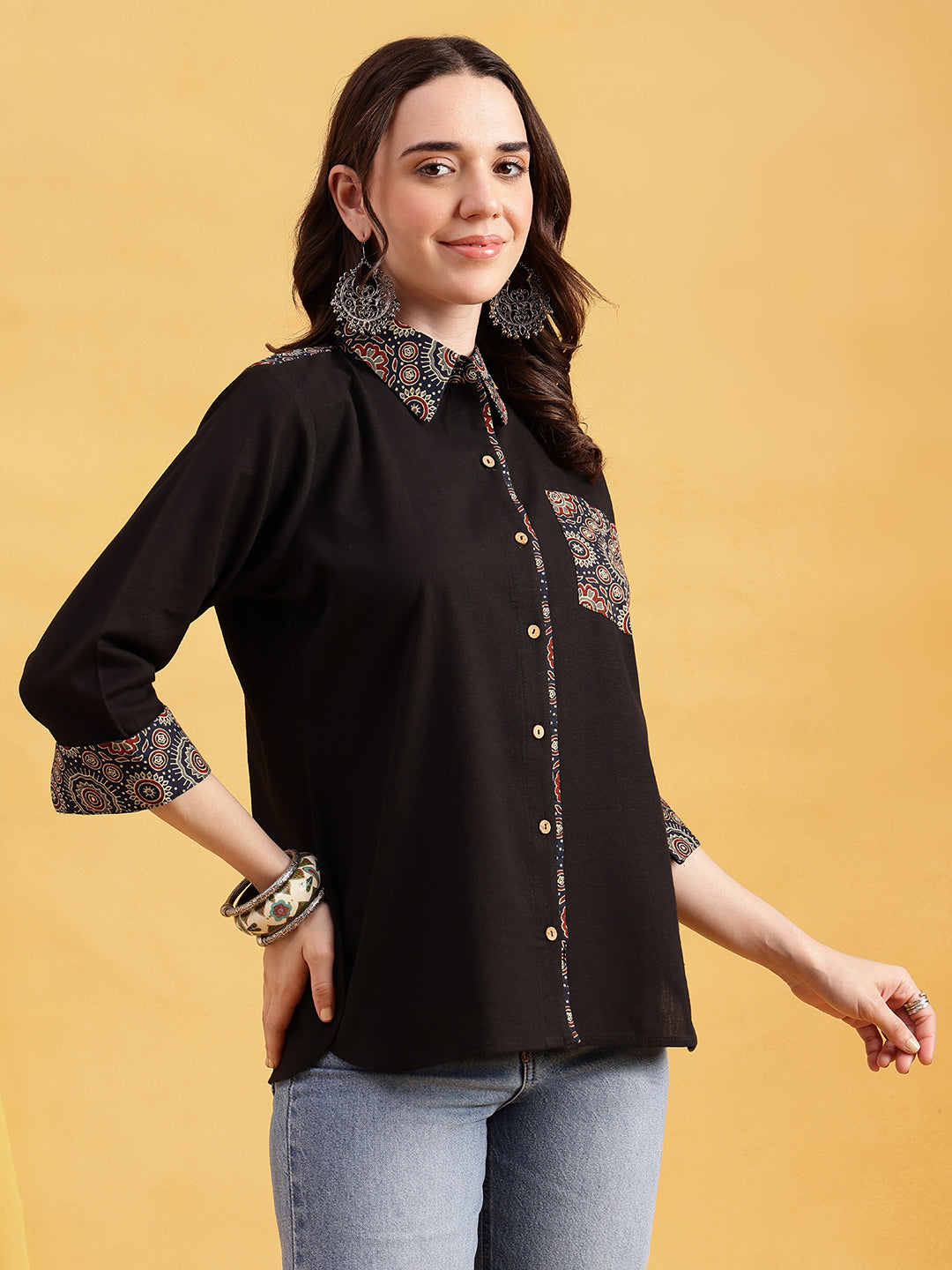 Black Solid Straight Cotton Flex Stitched Top