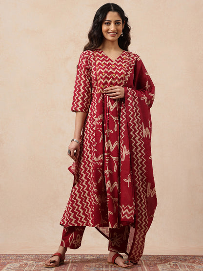 Magenta Geometric A-Line Cotton Stitched Kurta, Pant With Dupatta