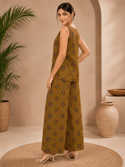 Mustard Geometric Straight Cotton Stitched Co-Ord Set
