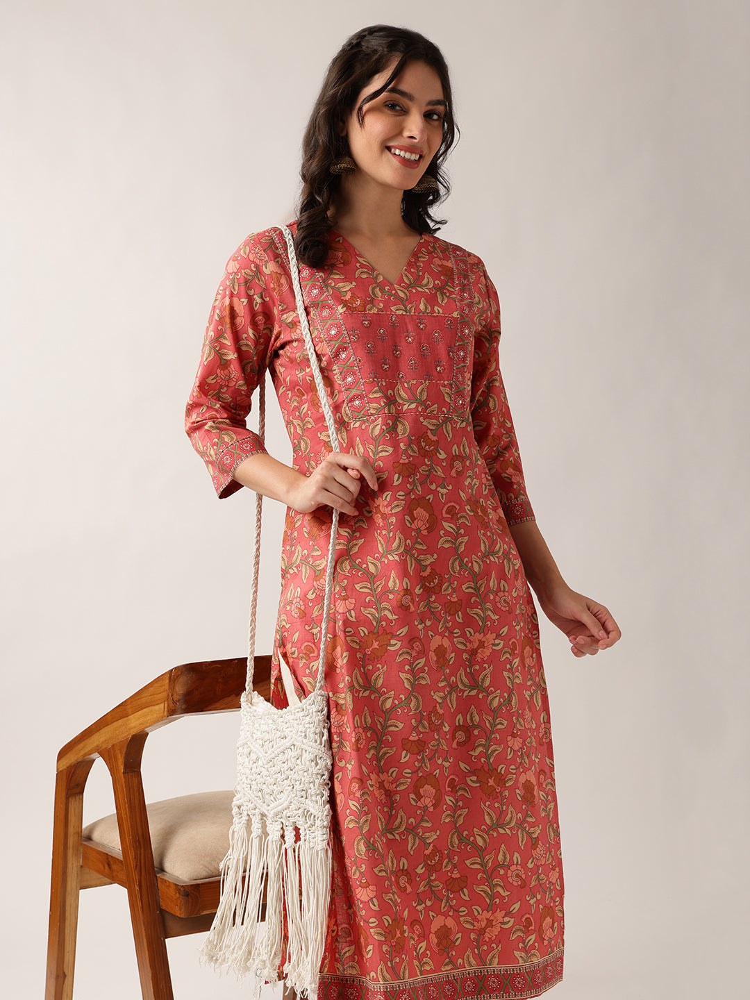 Vbuyz Women'S Peach Floral Straight Cotton Stitched Kurta
